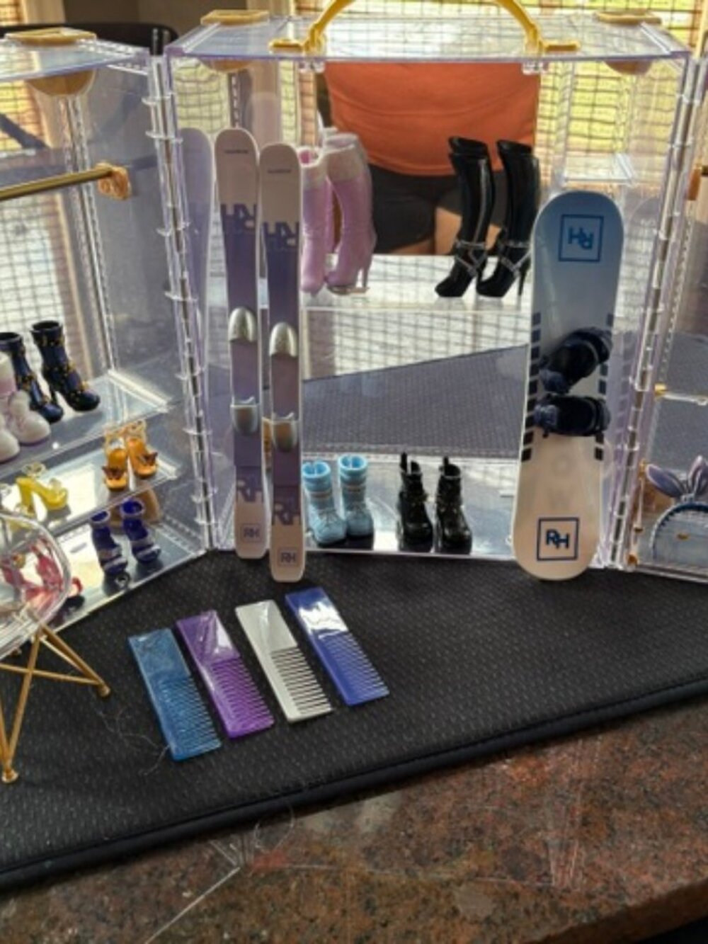 Rainbow High Dolls, Clothes & Case - Picture 3 of 6